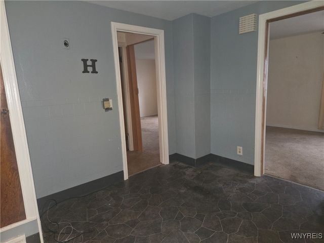 298 Lowell Road, Tonawanda, NY 14217