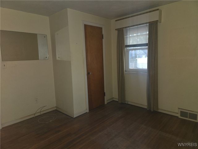 298 Lowell Road, Tonawanda, NY 14217