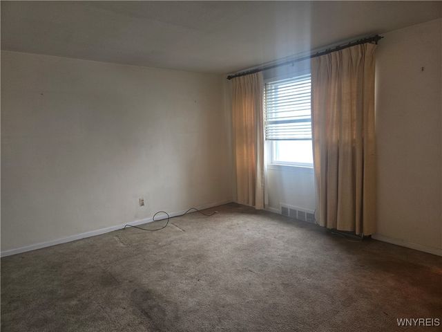 298 Lowell Road, Tonawanda, NY 14217