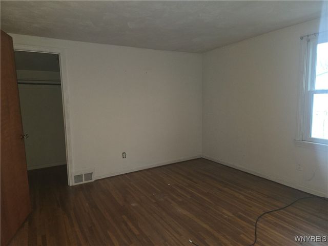 298 Lowell Road, Tonawanda, NY 14217