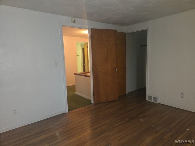 298 Lowell Road, Tonawanda, NY 14217