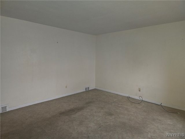 298 Lowell Road, Tonawanda, NY 14217