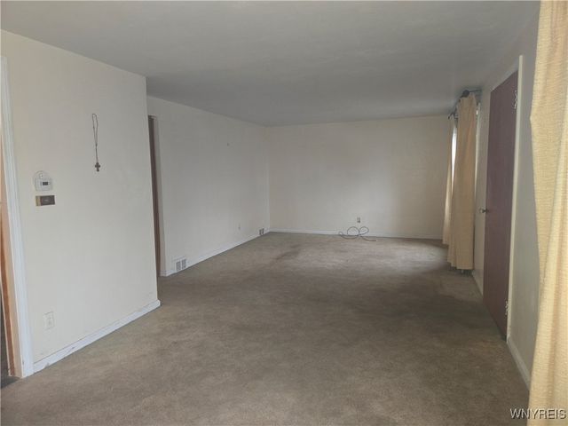 298 Lowell Road, Tonawanda, NY 14217