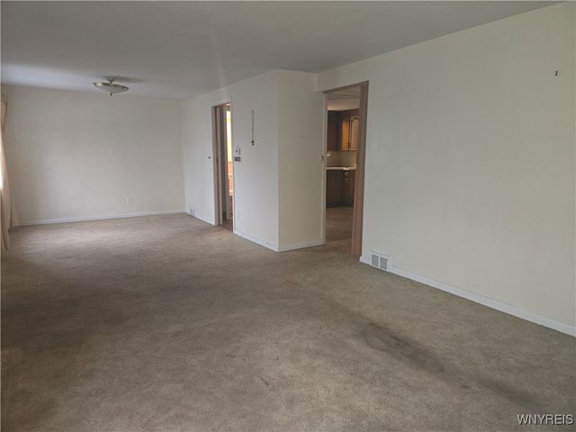 298 Lowell Road, Tonawanda, NY 14217