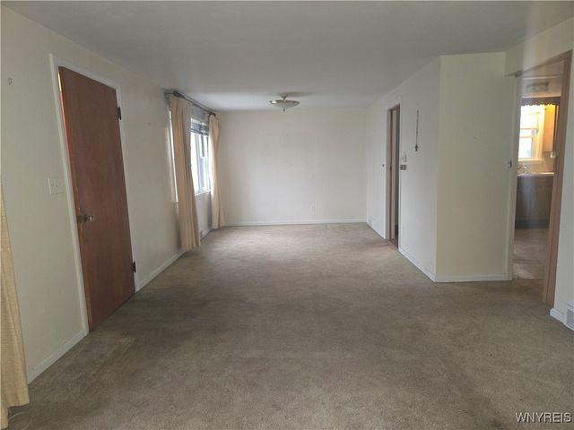 298 Lowell Road, Tonawanda, NY 14217