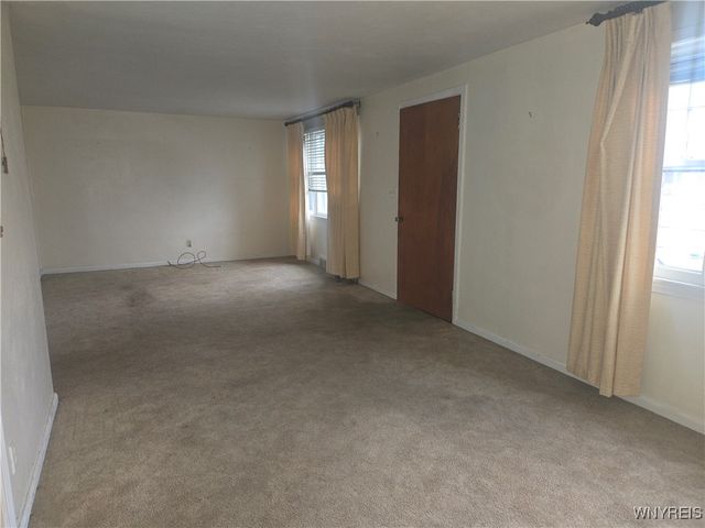 298 Lowell Road, Tonawanda, NY 14217