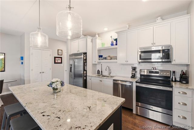 3018 Taylor Cove Drive, Louisville, KY 40220