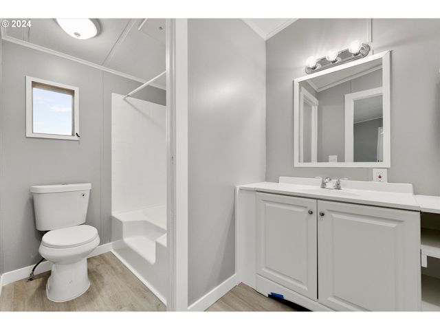 18830 HIGHWAY 99E 28, Oregon City, OR 97045