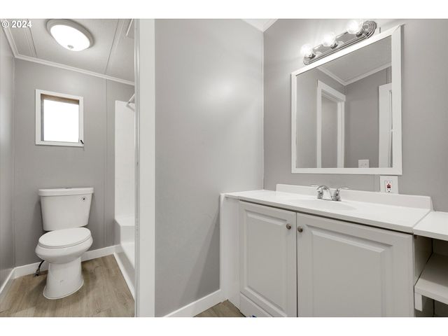 18830 HIGHWAY 99E 28, Oregon City, OR 97045