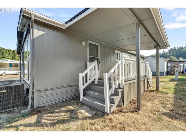 18830 HIGHWAY 99E 28, Oregon City, OR 97045