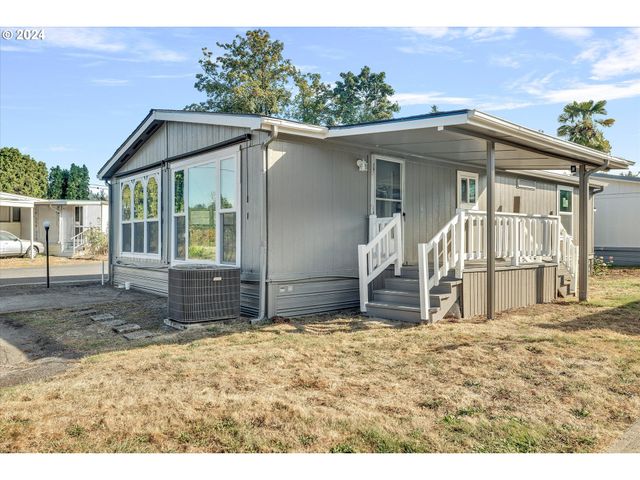 18830 HIGHWAY 99E 28, Oregon City, OR 97045