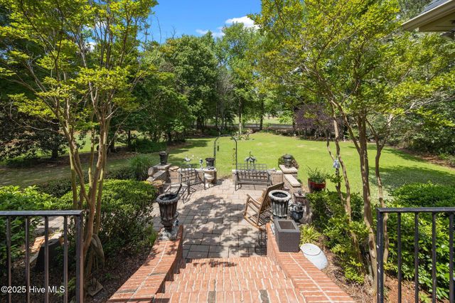 3008 Westview Drive, Greenville, NC 27834