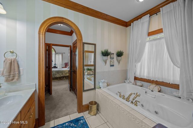 3008 Westview Drive, Greenville, NC 27834