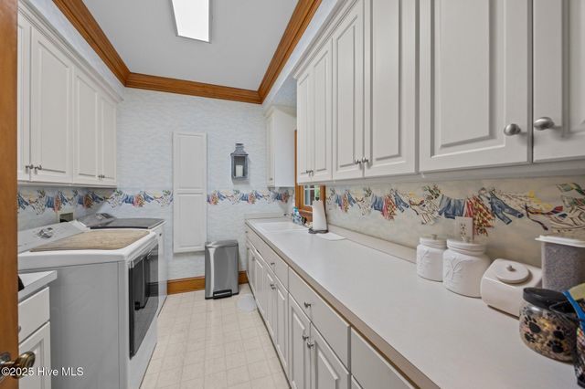 3008 Westview Drive, Greenville, NC 27834