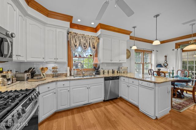 3008 Westview Drive, Greenville, NC 27834