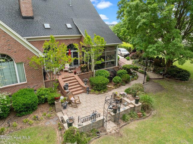 3008 Westview Drive, Greenville, NC 27834
