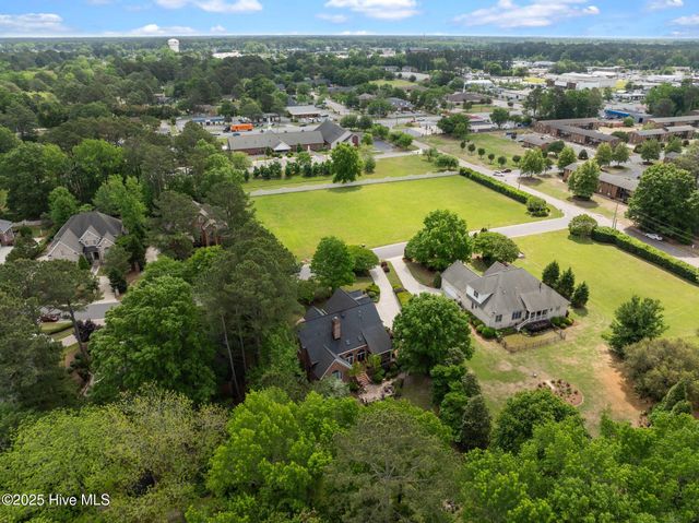 3008 Westview Drive, Greenville, NC 27834