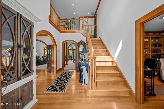 3008 Westview Drive, Greenville, NC 27834