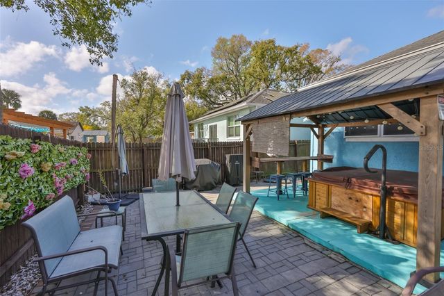 8607 N TALIAFERRO AVENUE, Tampa, FL 33604