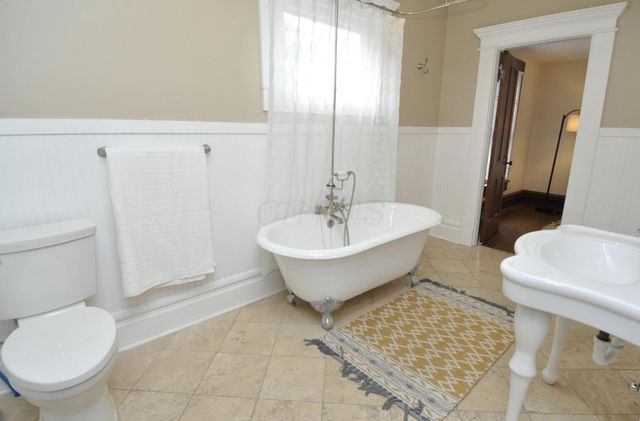 653 Oakwood Avenue, Columbus, OH 43205