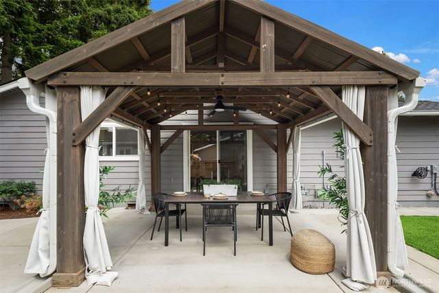 6203 144th Avenue NE, Redmond, WA 98052