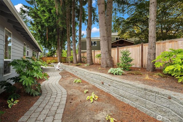 6203 144th Avenue NE, Redmond, WA 98052