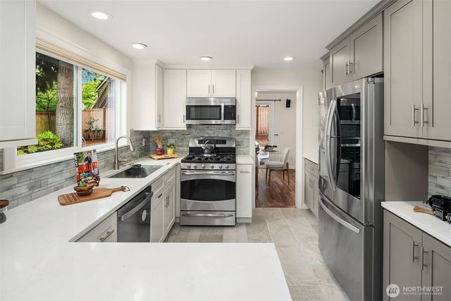 6203 144th Avenue NE, Redmond, WA 98052