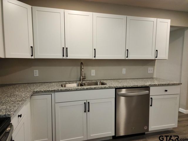 402 W. Carolina St, Palestine, TX 75803