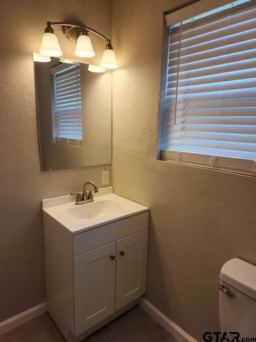 402 W. Carolina St, Palestine, TX 75803