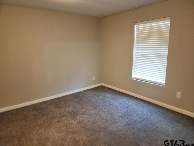 402 W. Carolina St, Palestine, TX 75803