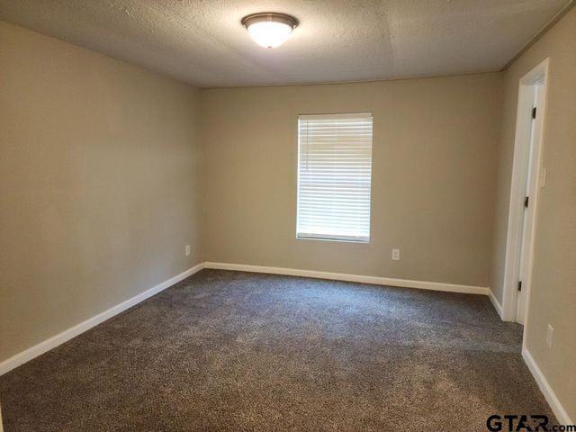 402 W. Carolina St, Palestine, TX 75803