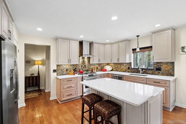 6846 Williamsbury Circle, Independence Charter Township, MI 48348