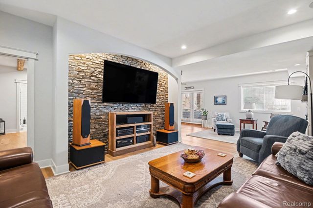 6846 Williamsbury Circle, Independence Charter Township, MI 48348
