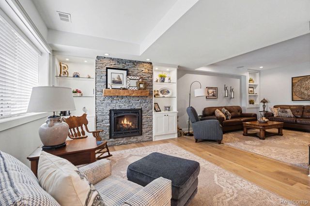 6846 Williamsbury Circle, Independence Charter Township, MI 48348