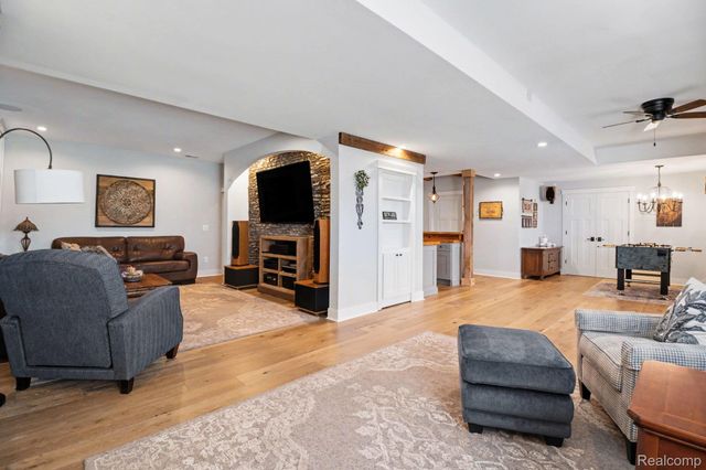 6846 Williamsbury Circle, Independence Charter Township, MI 48348