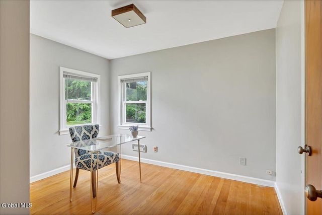 2027 Fairlawn Parkway, Niskayuna, NY 12309