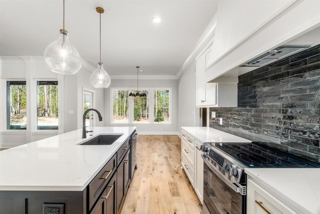 8 Acambaro Place, Hot Springs Village, AR 71909