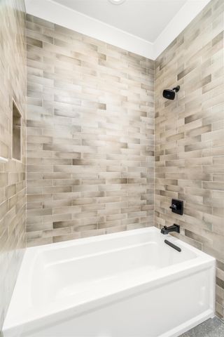 8 Acambaro Place, Hot Springs Village, AR 71909