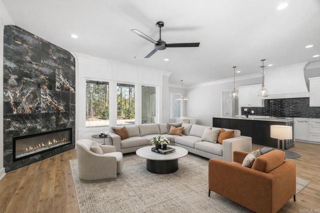 8 Acambaro Place, Hot Springs Village, AR 71909