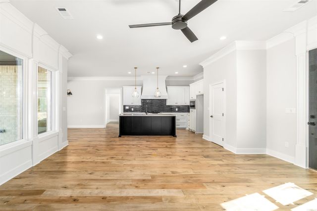 8 Acambaro Place, Hot Springs Village, AR 71909