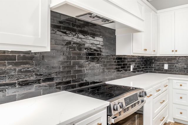 8 Acambaro Place, Hot Springs Village, AR 71909