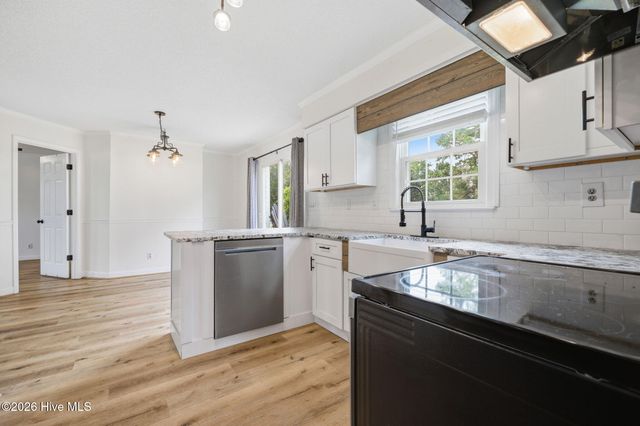 949 Teakwood Drive, Greenville, NC 27834