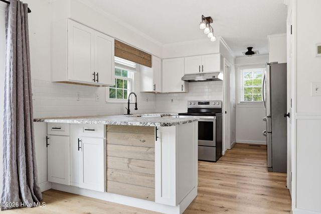 949 Teakwood Drive, Greenville, NC 27834