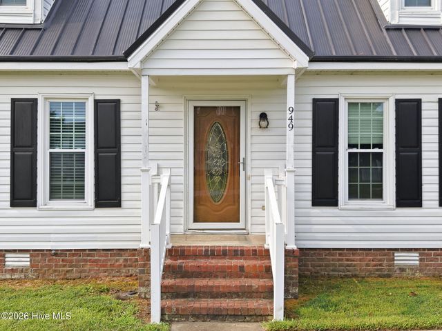 949 Teakwood Drive, Greenville, NC 27834