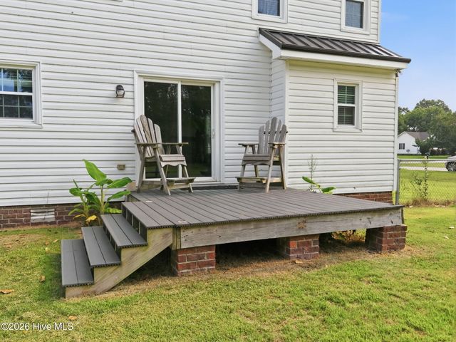 949 Teakwood Drive, Greenville, NC 27834