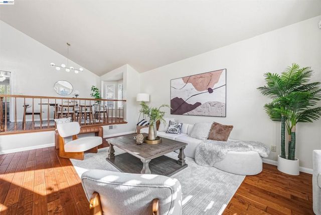 280 Summerford Cir, San Ramon, CA 94583