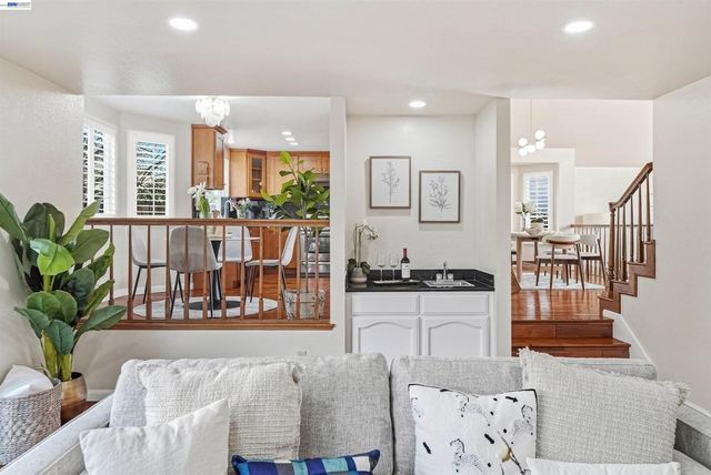 280 Summerford Cir, San Ramon, CA 94583