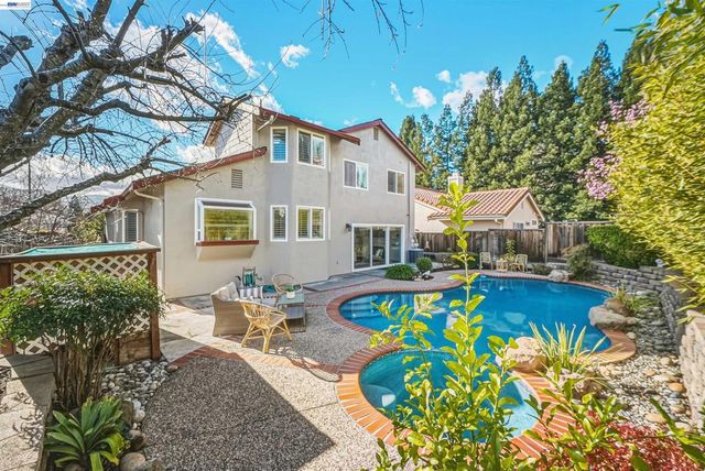 280 Summerford Cir, San Ramon, CA 94583