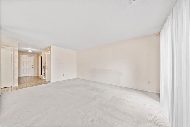 9 Greenbrook Dr 9, Stoughton, MA 02072