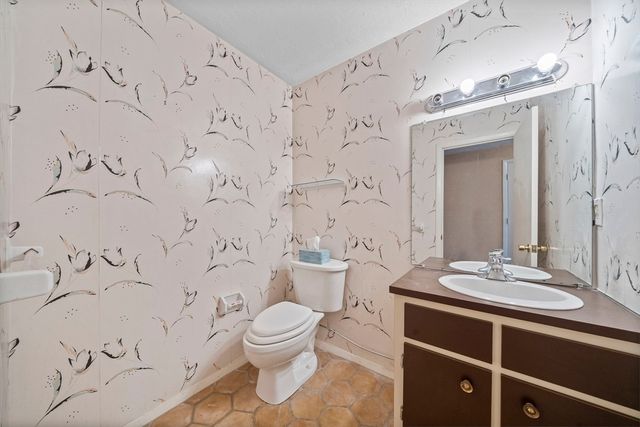 9 Greenbrook Dr 9, Stoughton, MA 02072